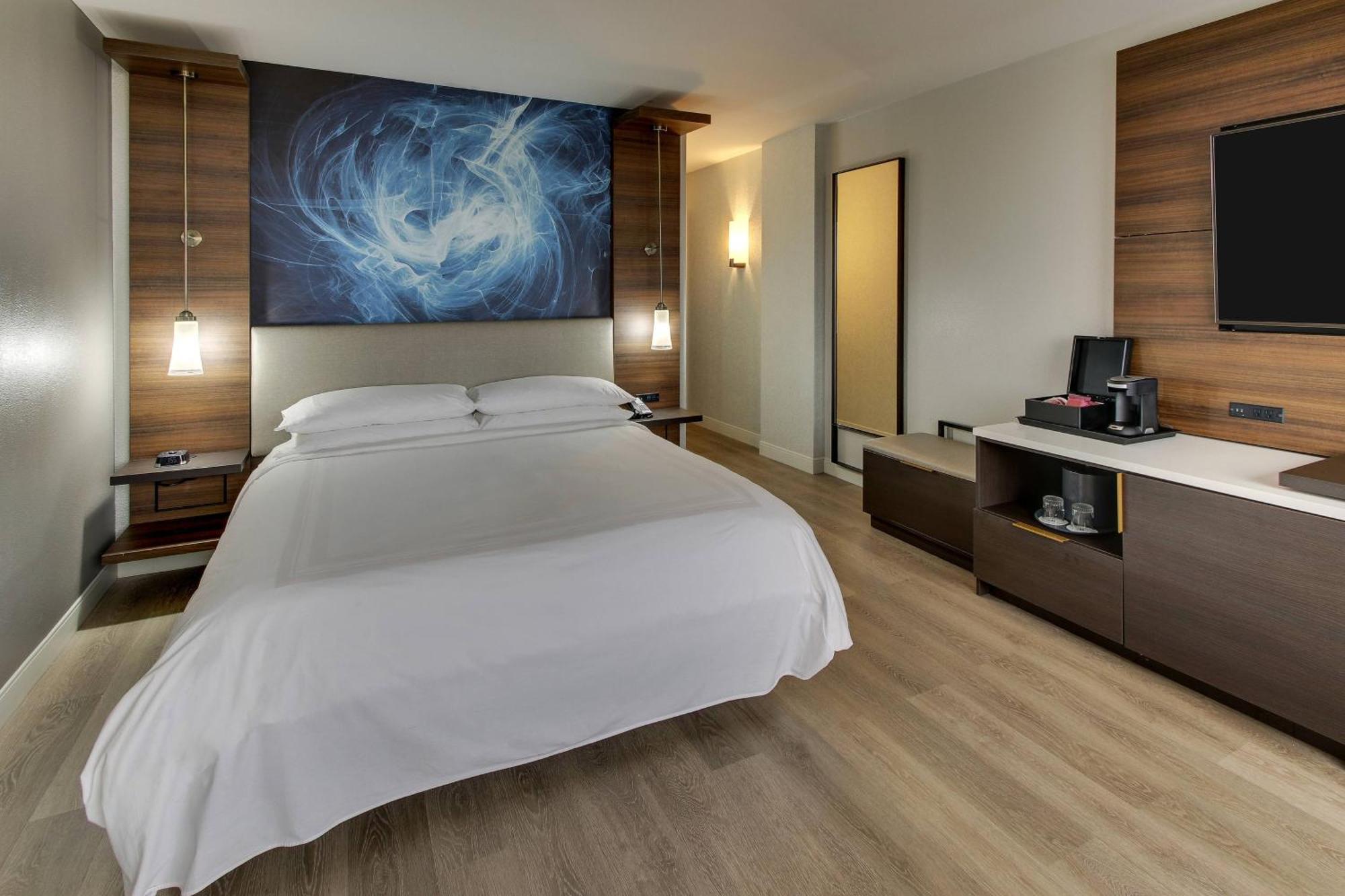 King Guest Room,1633002026:JPEG